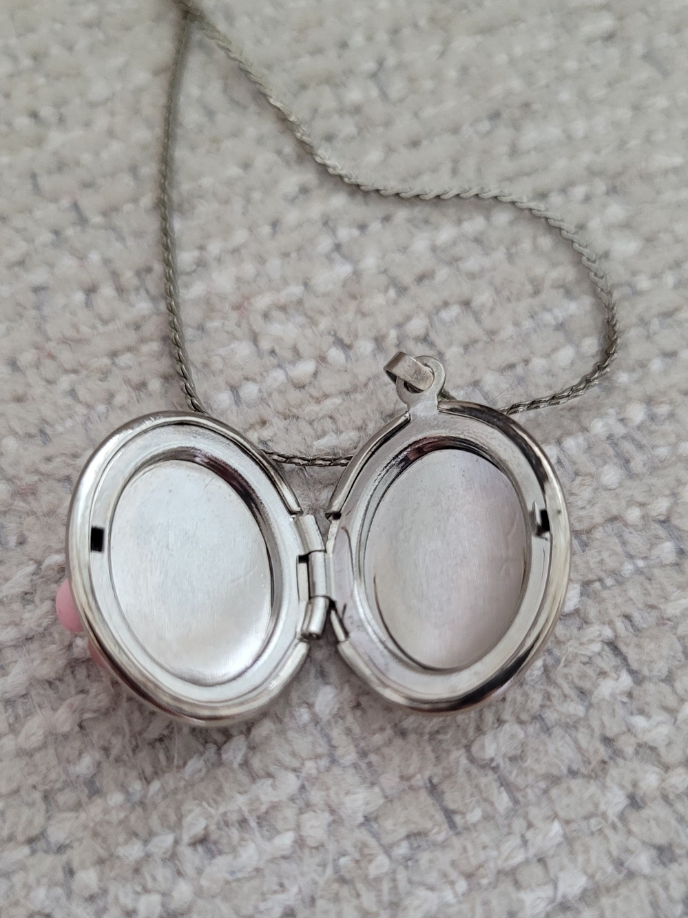 Silver-Tone Oval Photo Locket Necklace With Flower Design
